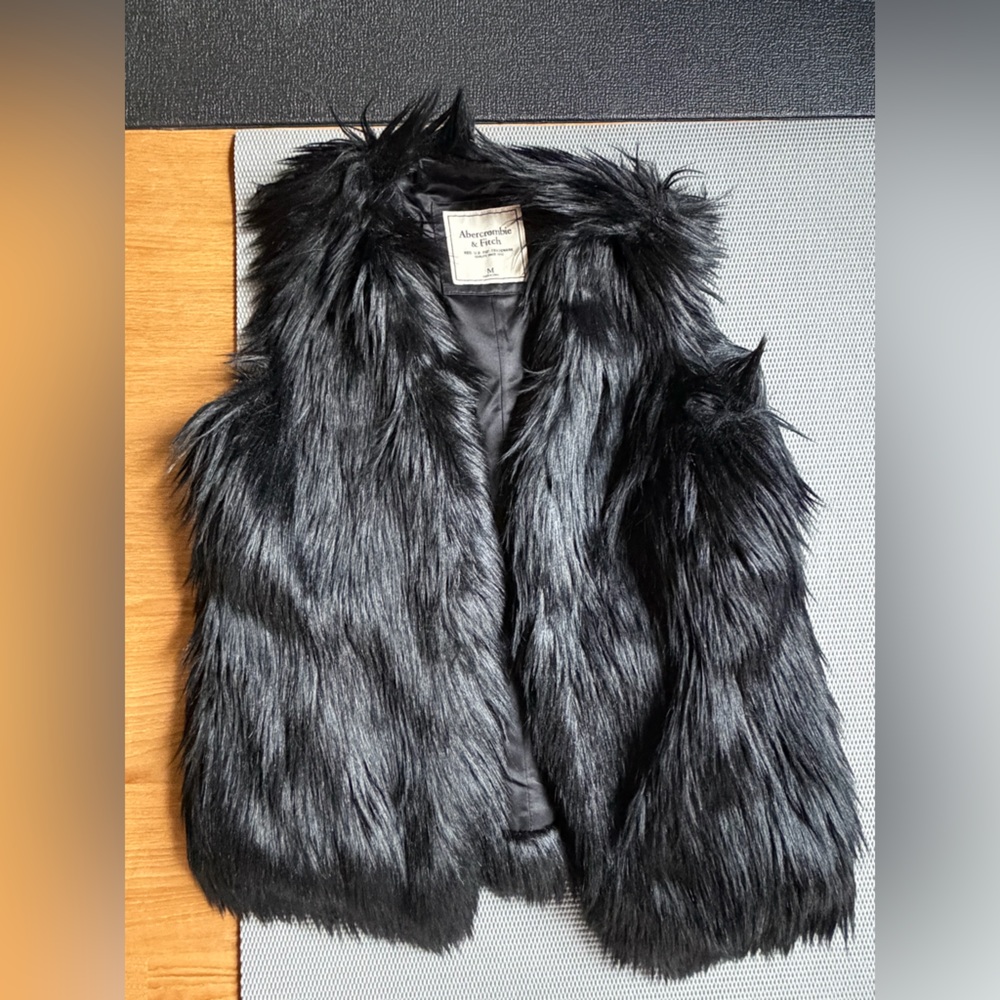 Abercrombie & Fitch Black Faux Fur Vest